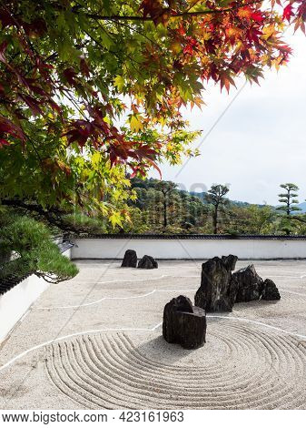Kiso, Nagano Prefecture, Japan - October 23, 2017: Traditional Japanese Rock And Sand Garden At Koze