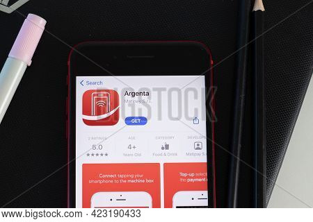 New York, Usa - 1 June 2021: Argenta Mobile App Logo On Phone Screen, Close-up Icon, Illustrative Ed