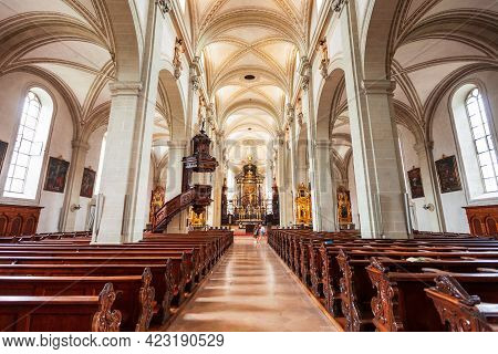 Luzern, Switzerland - July 11, 2019: Church Of St. Leodegar Or Hofkirche St. Leodegar Is A Roman Cat