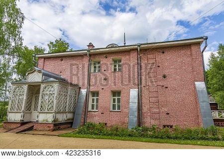 Family Estate In The Village Of Muranovo, Moscow Region, Russia