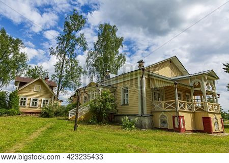 Family Estate In The Village Of Muranovo, Moscow Region, Russia