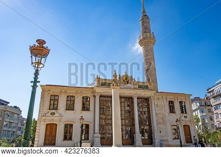 Tesvikiye,istanbul,turkey-june 10,2021. Exterior View From The Historical And Restored Tesvikiye Mos