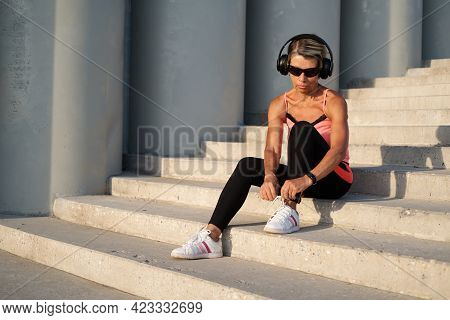 Active Seniors Woman Begin Fitness Workout In The City