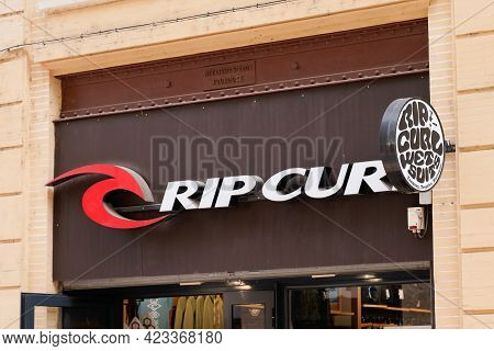 Toulouse , Occitanie France - 06 06 2021 : Ripcurl Surf Sport Logo Brand Fashion Shop And Text Sign 