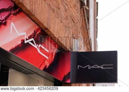 Toulouse , Occitanie France - 06 06 2021 : Mac Logo Brand Fashion Shop And Text Sign Store On Facade