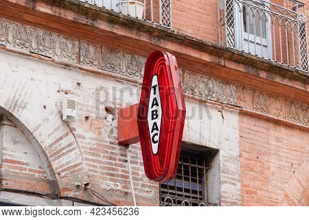 Toulouse , Occitanie France - 06 06 2021 : French Text Tabac Red Label Shop Tobacco Sign Brand And L