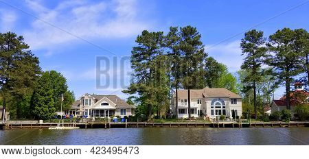 Rehoboth Beach, Delaware, U.s.a - June 6, 2021 - The Luxury Waterfront Homes By The Bay