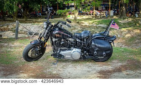 Labuan,malaysia-sept 1,2019:harley Davidson Motorcycle Parked At Layang Layangan Beach Park,labuan F