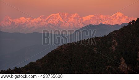 Evening Panoramic View Of Indian Himalayas, Great Himalayan Range, Uttarakhand India, View From Muss