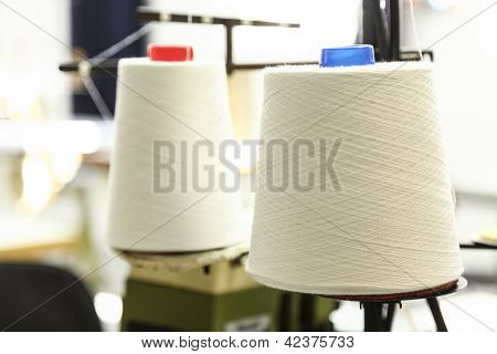 Fábrica de têxteis industriais, duas bobinas