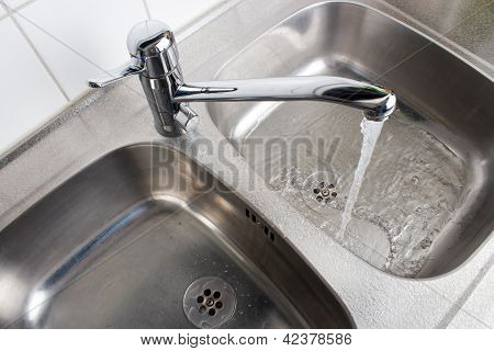 Kitchen faucet