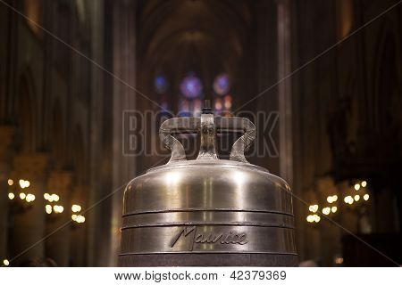 neue Glocken von Notre Dame de Paris Kathedrale