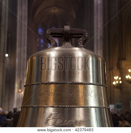 neue Glocken von Notre Dame de Paris Kathedrale