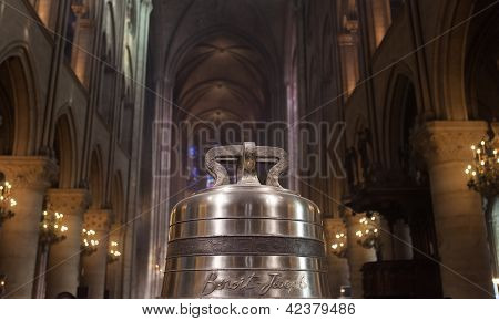 neue Glocken von Notre Dame de Paris Kathedrale