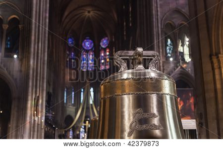 neue Glocken von Notre Dame de Paris Kathedrale