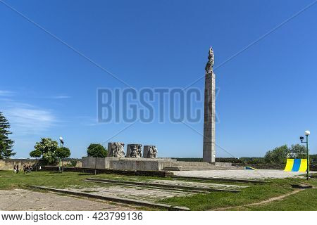Vidin, Bulgaria - May 23, 2021: The Monument Of Freedom At The Coast Of Danube River In Town Of Vidi
