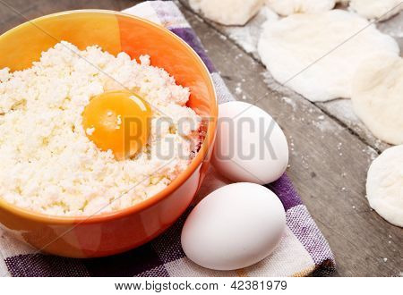 코 티 지 치즈, 계란, 빵으로 정