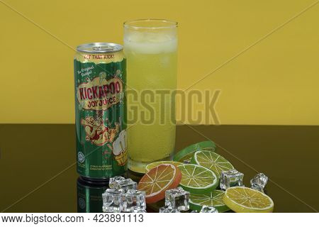 Selangor, Malaysia: June 16, 2021 - A Glass Of Citrus Flavoured Carbonated Drink Beside The Can For 