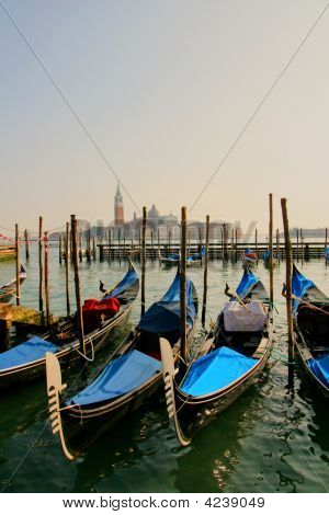 Canal Grande s gondolami