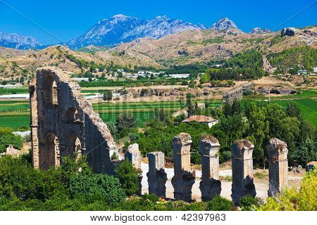 Akvædukt i Aspendos i Antalya, Tyrkiet