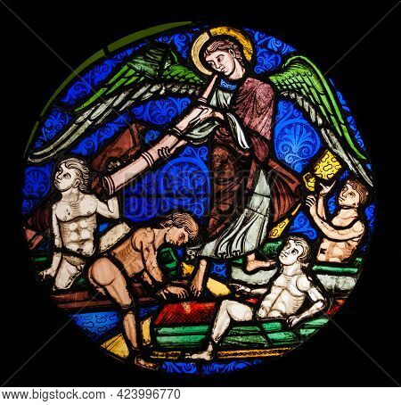 Paris, France Oct 3 2015: Stained Glass Window From The Middle Ages In The Cluny Museum. This Is An 