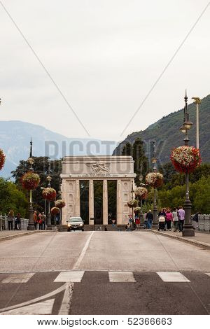 The Victory Monument, Bolazano