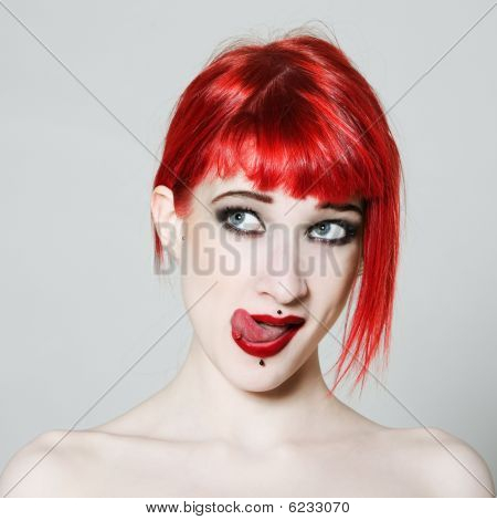 Chica divertida & Sexy Redhead expresivo
