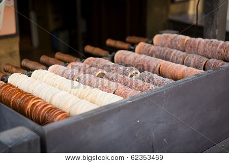 Rolled and grilled pasteries
