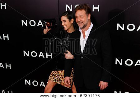 NEW YORK-MAR 26: Actress Jennifer Connolly and Russell Crowe (R) attend the premiere of 