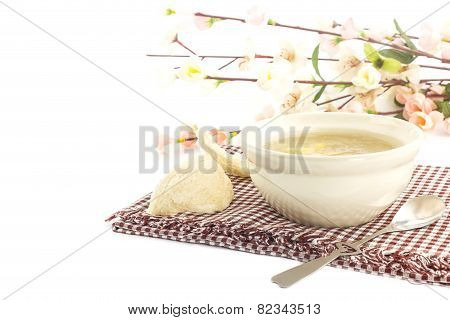 Luxury Dessert - Bowl Of  Bird Nest With Gingo