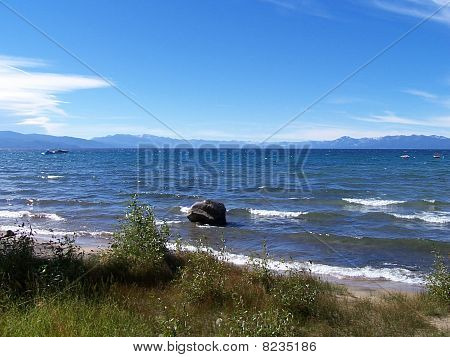 上湖岸浩波