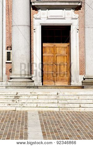 Italy  Lombardy     In  The Somma Lombardo Old   Church    Step    Wall