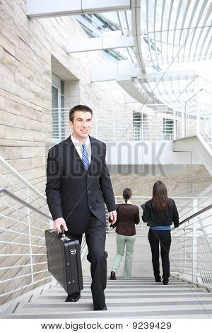 사무실에서 사업가