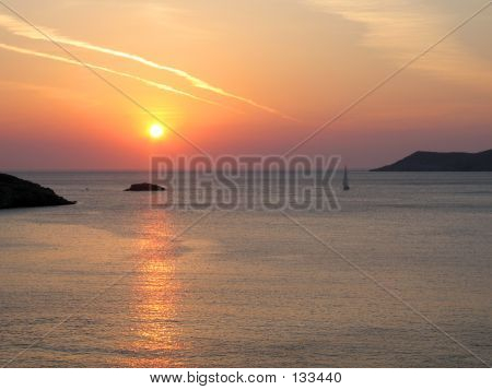 Закат в море