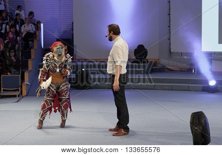 Cosplayer Dressed As The Characters Lady Sylvanas Windrunner