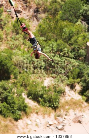  Bungee Jumper 