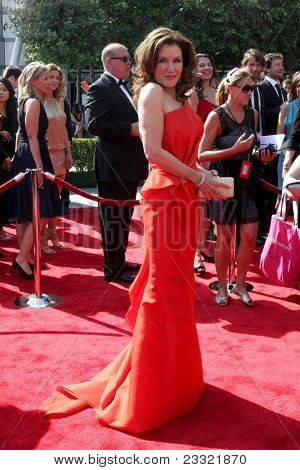 LOS ANGELES - SEP 10: Mary McDonnell ankommer til den Creative Arts Emmy-priser 2011 på Nokia Theater på 