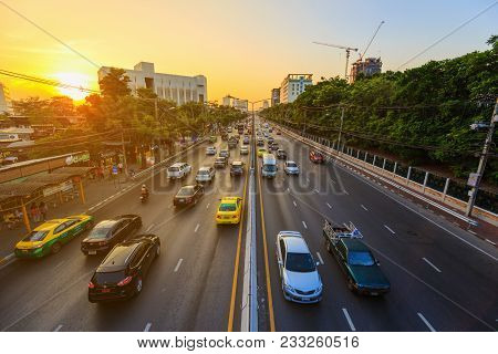 Traffic On Ngamwongwan Road At Kasetsart University In Bangkok, Thailand