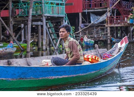 Tonle Sap , Cambodia - Oct 18 : Cambodian Man In Tonle Sap Lake Cambodia On October 18 2017. Tonle S