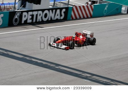 SEPANG, Malajsie - 8. dubna: Týmu Scuderia Ferrari Fernando Alonso PSE akce na kolejích na