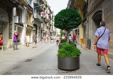 Walk Around The City Of Reus
