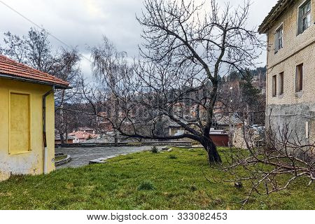 Yavrovo, Bulgaria - March 4, 2016: Village Of Yavrovo With Authentic Nineteenth Century Houses, Plov