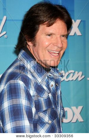 LOS ANGELES - 23 maja: John Fogerty w sali prasowej o Finale 