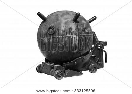 The Old Minesweeper For Mining The Sea Area In The Apparatus For Mining Is An Old Anti-ship Mine.