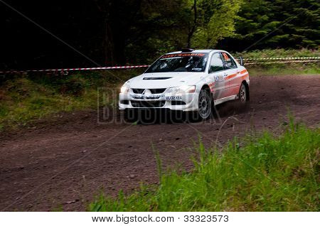 G. Lucey jazda Mitsubishi Evo
