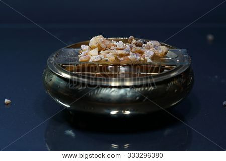 The Fragrant Benzoeharz Is Usually Offered In Its Resin Form And Can Be Smoked Excellent.
