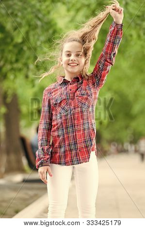 Feeling Cozy And Comfortable On Windy Day. Deal With Long Hair On Windy Day. Hairstyles To Wear On W
