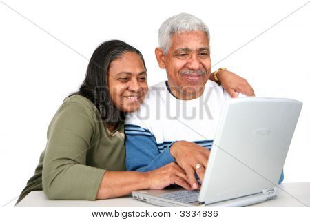 コンピューター上の高齢者