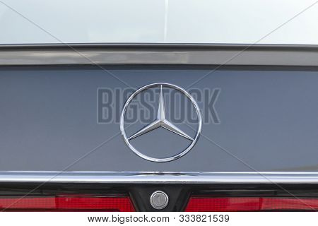 Sumy, Ukraine - September 21, 2019. Mercedez-benz Sign. The Sign Is On The Trunk Of The Car. Mercede