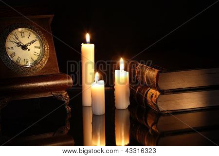Libri e orologio